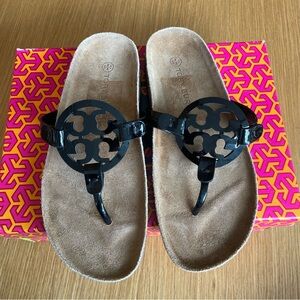 Tory Burch Miller Cloud Thong Sandals Black Patent Size 8 NEW